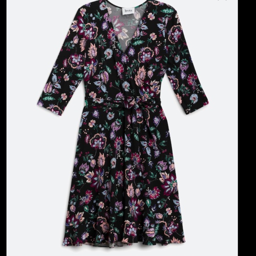 Floral/Black 3/4 sleeved wrap dress - petite- NEW